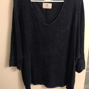 Navy summer sweatshirt with 3/4 sleeves